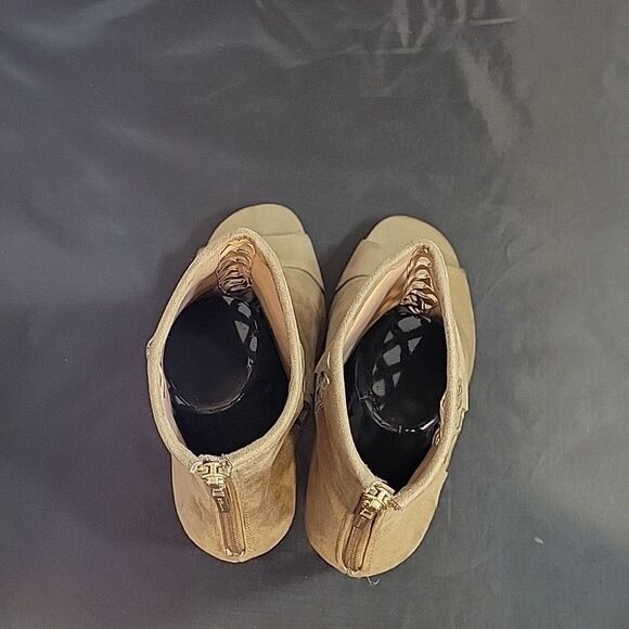 BCBGENERATION FAUX SUEDE DELANEY DREAM PEEP TOE SHOE - Picture 8 of 12